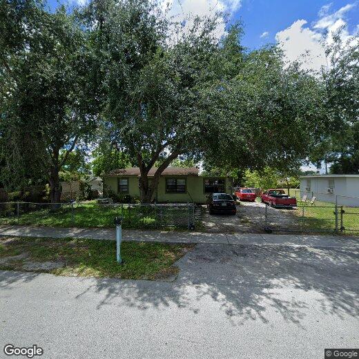 Foto principal - 136 Miami Gardens Rd