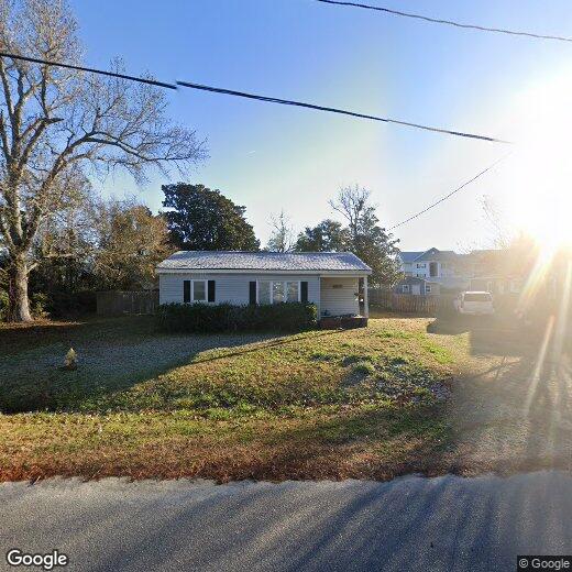 Primary Photo - 76 Lee Dr