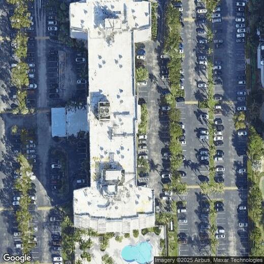 Primary Photo - 90 Edgewater Dr