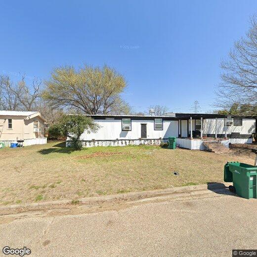 Primary Photo - Spacious Living in Connally ISD