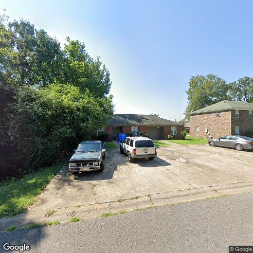 Primary Photo - 1510 E 13th St