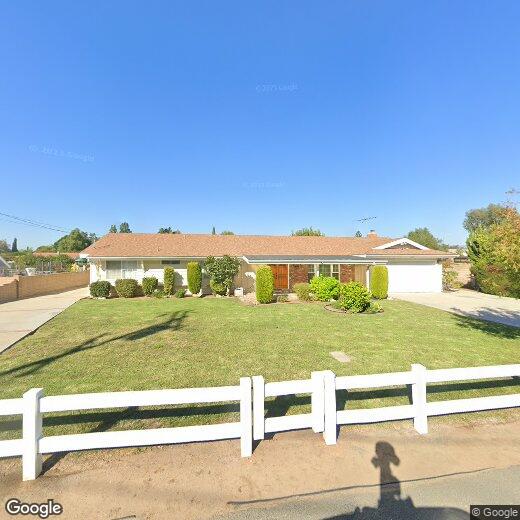 Primary Photo - 5883 Lakeview Ave