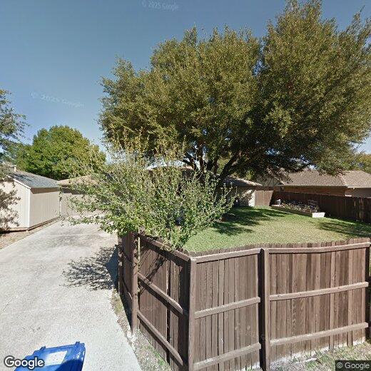 Primary Photo - 1426 N Trail Dr
