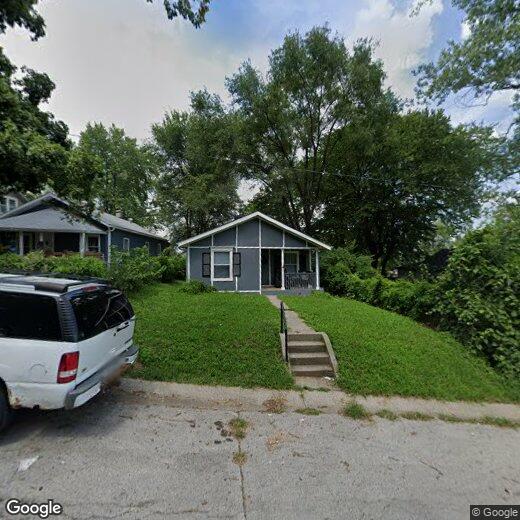 Foto principal - 8724 E Roberts St