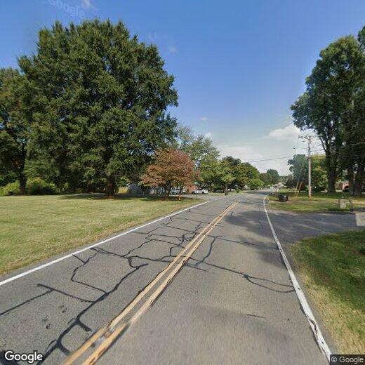 Primary Photo - 105 N Greenbriar Rd