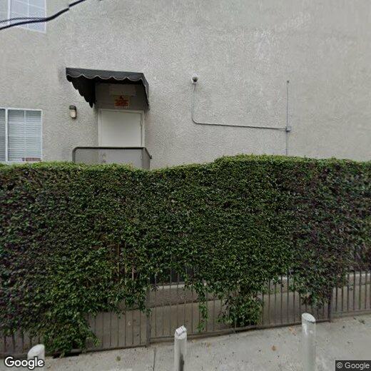 Primary Photo - 102 S Manhattan Pl