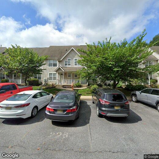 Primary Photo - 226 River Court
