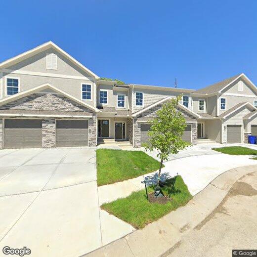 Foto principal - Brand New!! Townhome 3 Bed 2.5 Bath in Ola...