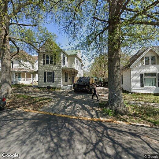 Primary Photo - 211 College St