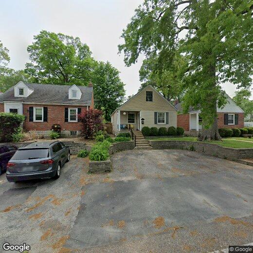 Primary Photo - 702 E Argonne Dr