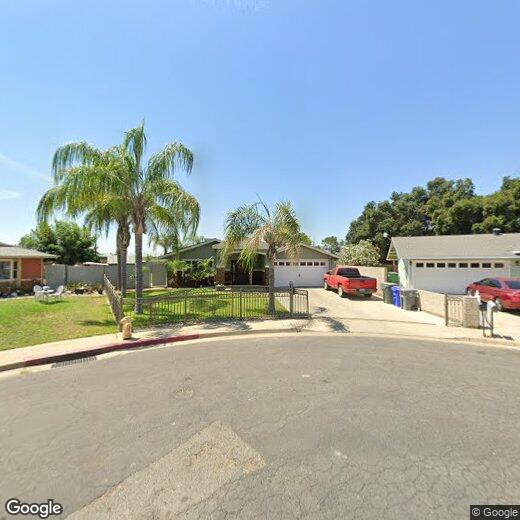 Foto principal - Gorgeous 3-bedroom Home with Large backyar...