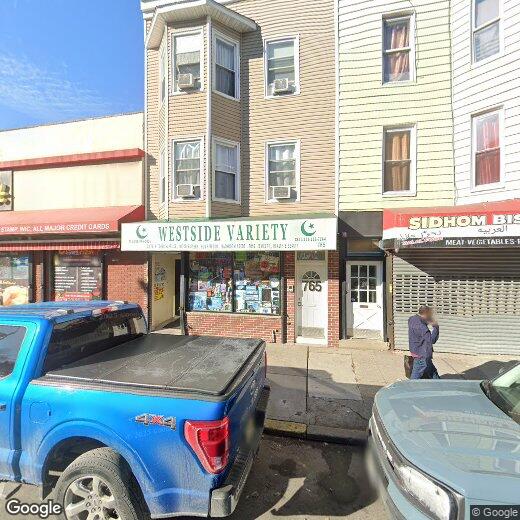 Foto principal - 765 West Side Ave
