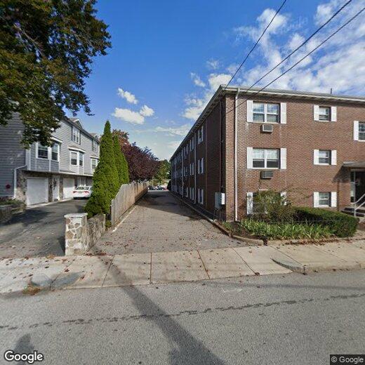 Primary Photo - 31 Pond St