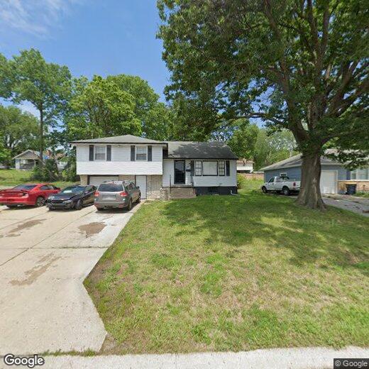 Wow! Incredible 4bed, 2bath home Now Av... House Rental in Kansas City, MO