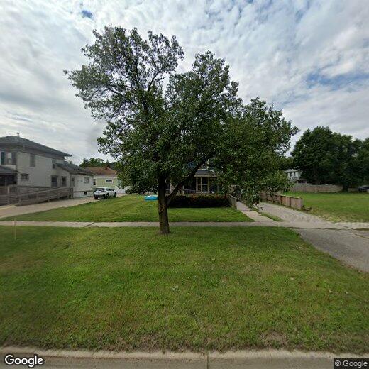 Foto principal - 715 E Grand River Ave
