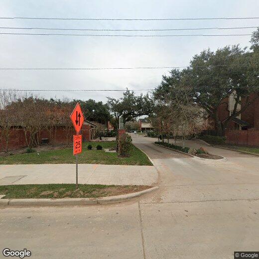 Foto principal - 2211 S Kirkwood Rd