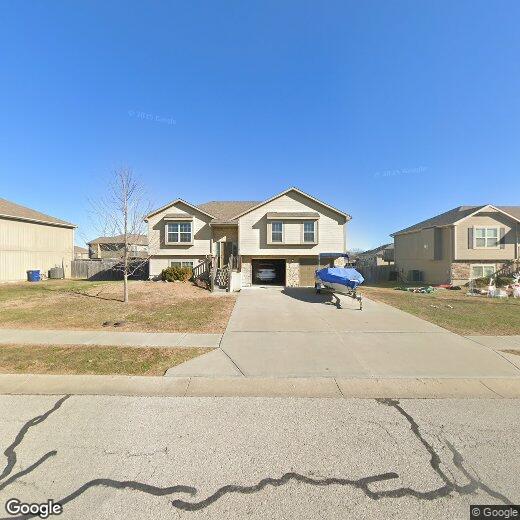 Foto principal - 4 Bedroom Pet-Friendly Home in Smithville,...
