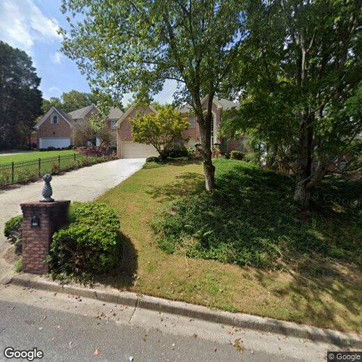 Foto principal - 2448 Kings Arms Dr