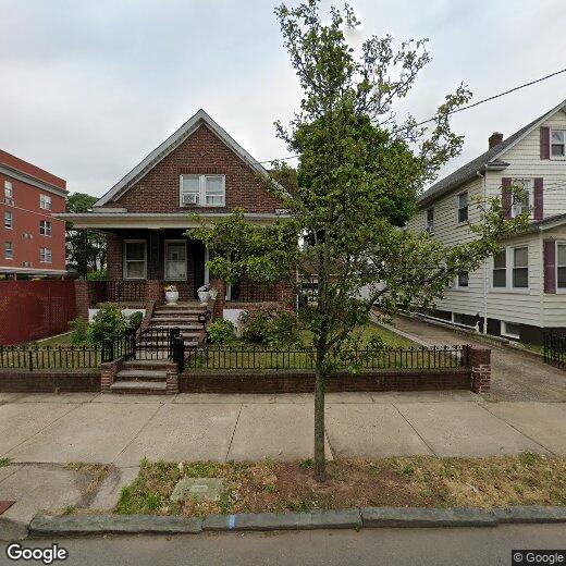 Primary Photo - 90 Pershing Ave