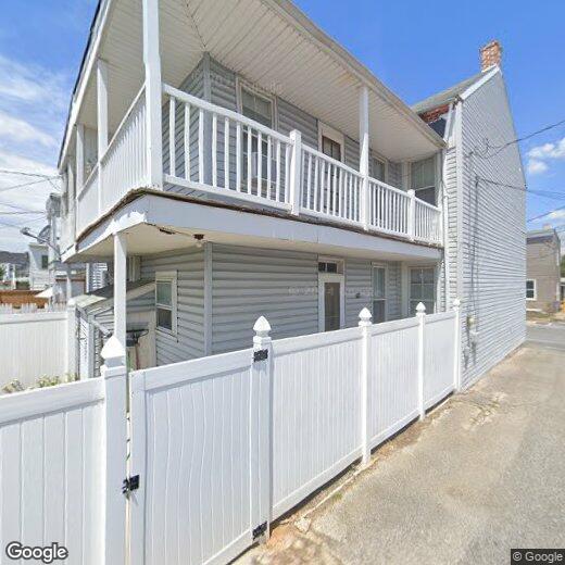 Primary Photo - 239 Green St