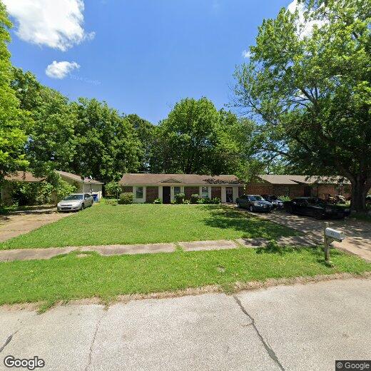 Primary Photo - 816 Maple Dr
