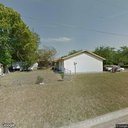 Foto principal - 802 E Irvin Ave