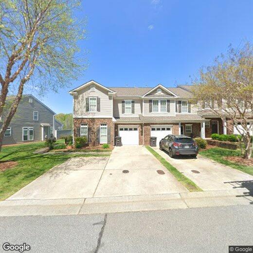 Foto principal - 5985 Hollow Wood Ct