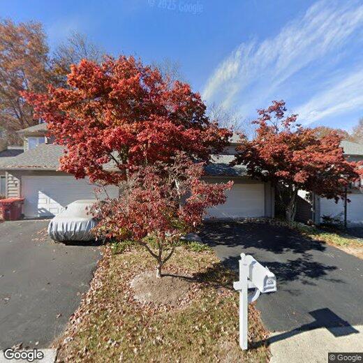 Foto principal - 2 Bedroom, 2.5 Bath Townhouse