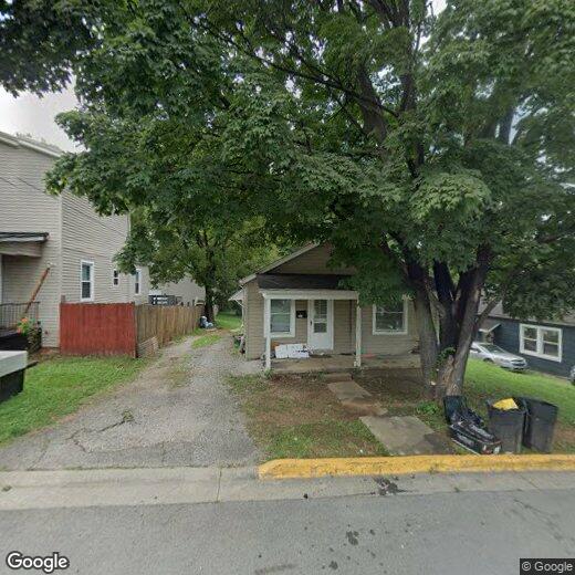 Primary Photo - 221 S Kennett Ave