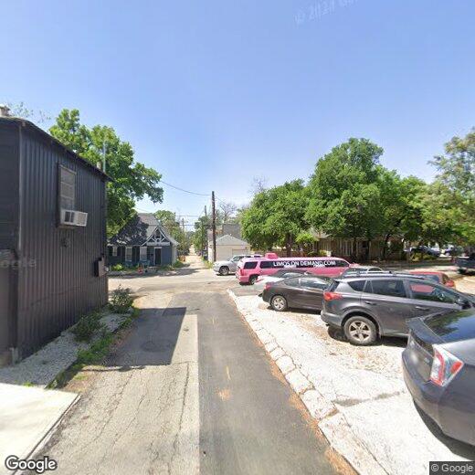 Primary Photo - 2207 Leon St