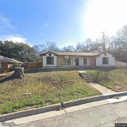 Foto principal - 625 Blue Lake Dr