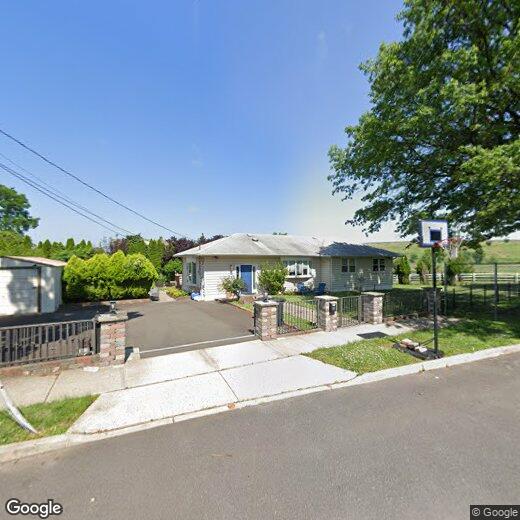 17 Hermann St, Carteret, NJ 07008 House for Rent in Carteret, NJ