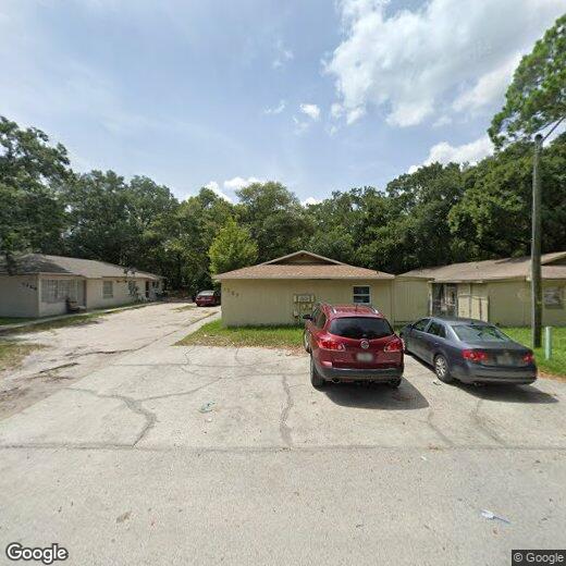 Primary Photo - 1727 Birchwood Cir
