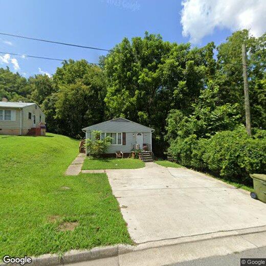 Foto principal - 3-Bedroom Home in Town of Farmville!