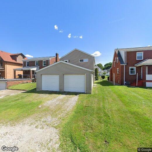 2004 McLean St, Aliquippa, PA 15001 Room for Rent in Aliquippa, PA