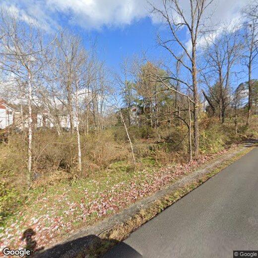 Foto principal - 4 bedroom 2 bath Third Floor Condo (rented...
