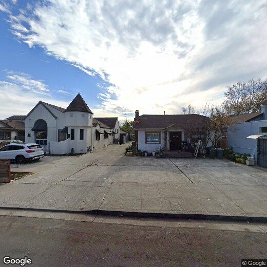 Primary Photo - 5 Bed/2 Full Baths W/Washer&Dryer Hook Ups!