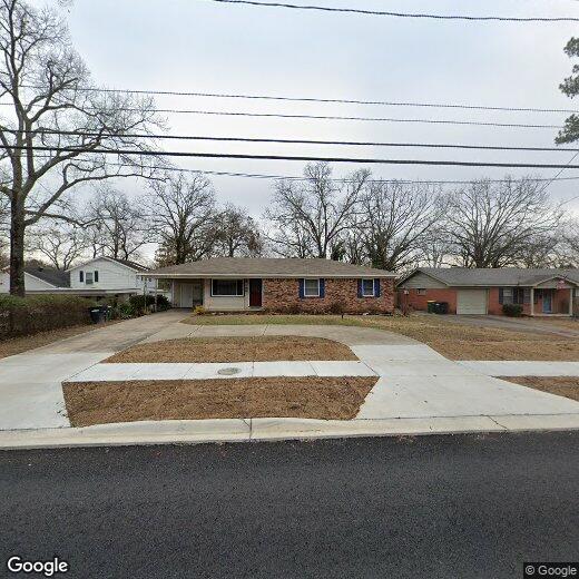 Primary Photo - 804 Country Club Rd