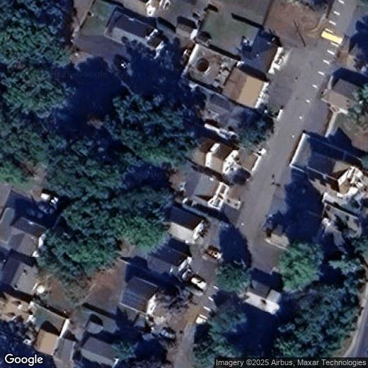 Primary Photo - 11 Oak St