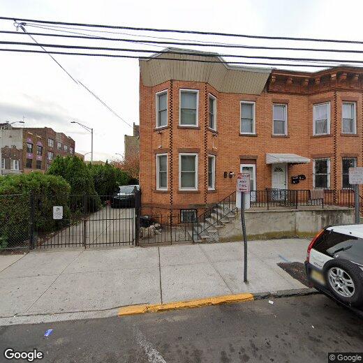 Foto principal - 193 Armstrong Ave
