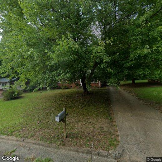 Primary Photo - 819 Parkwood Rd