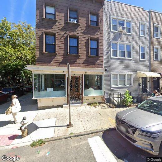 Primary Photo - 524 Lorimer St