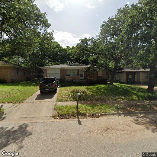 Primary Photo - 2111 Mercedes Rd