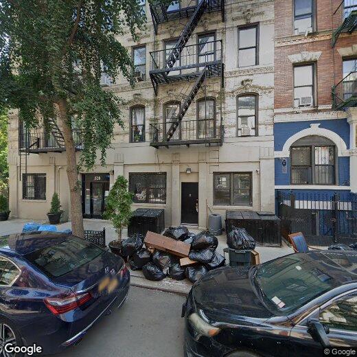 Primary Photo - 520 E 12th St