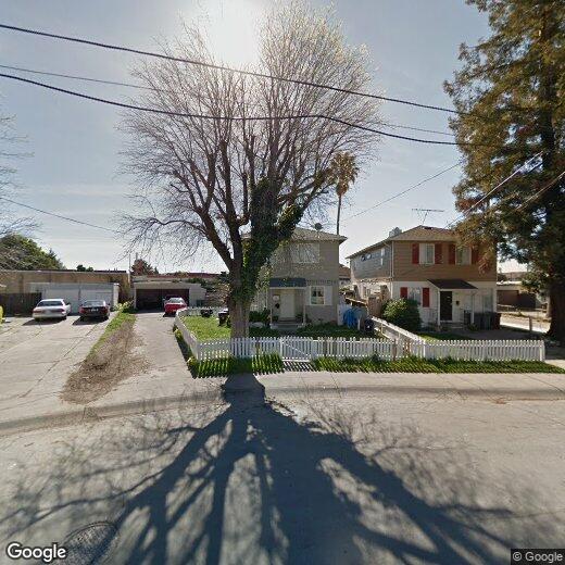Foto principal - Charming 2-Bedroom, 1-Bathroom House in a ...