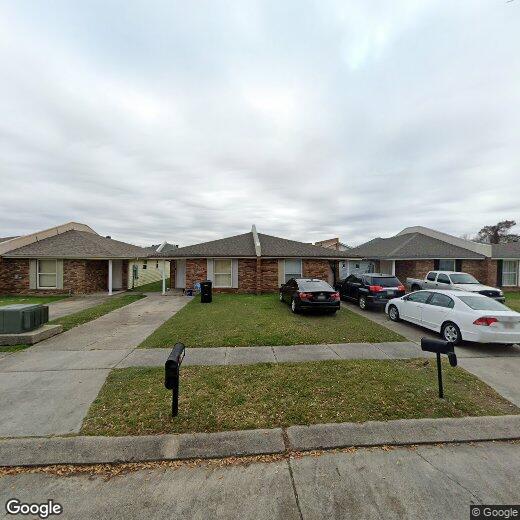 9024 Amour Dr, Chalmette, LA 70043 Townhouse for Rent in Chalmette