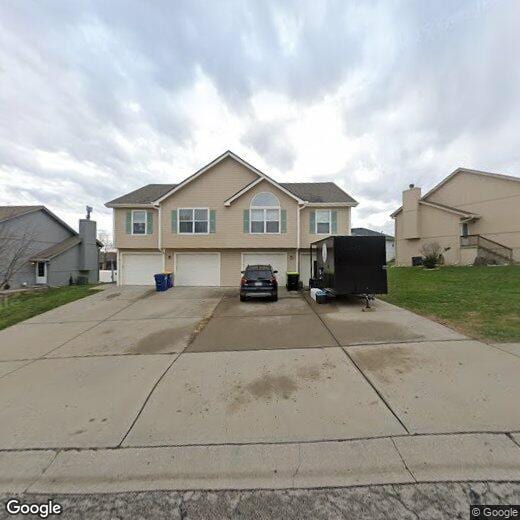 14904 Kelly Dr, Smithville, MO 64089 Townhouse for Rent in Smithville