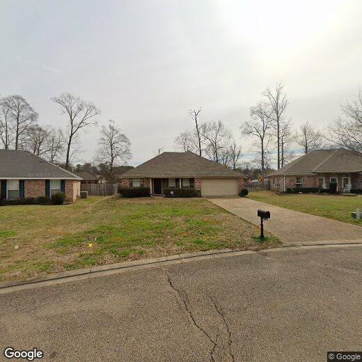Primary Photo - 104 W Pinebrook Dr