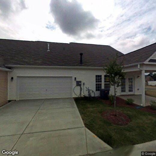 Primary Photo - Spacious End Unit 3BR/2.5BA Townhouse