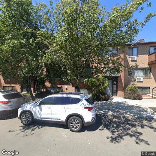 YELLOWSTONE BLVD Room for Rent in Queens, NY